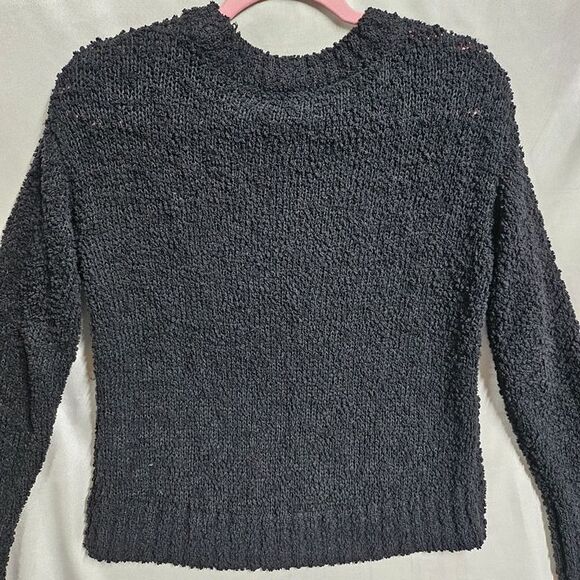 fluffy black knit sweater size Small - Picture 3 of 6